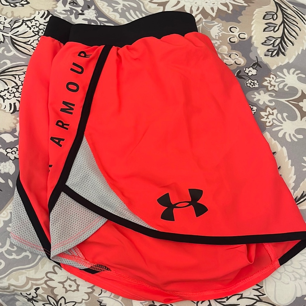 Under Armour running shorts size L
